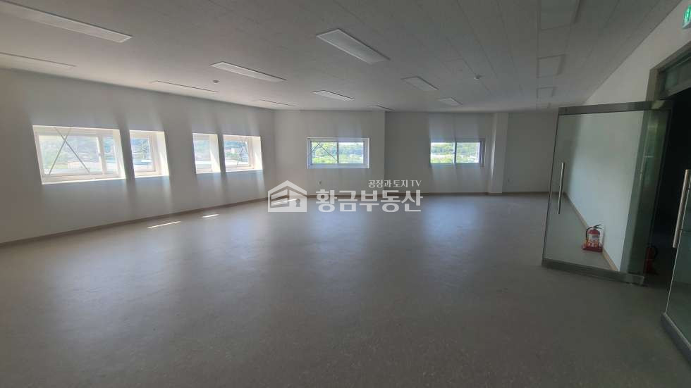 경기 화성효행구 정남면 계향리 1동 정남면공장임대│약175평│2차선도로변, 사옥형 공장임대 월세 매물번호 10405 사진 7