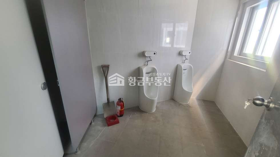 경기 화성효행구 정남면 계향리 1동 정남면공장임대│약175평│2차선도로변, 사옥형 공장임대 월세 매물번호 10405 사진 8