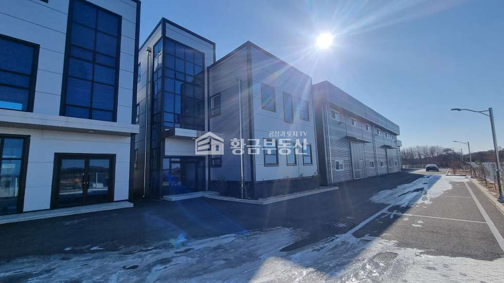 경기 평택시 청북읍 고잔리 청북공장매매│약 300평│공장2동, 사무동1동, 기숙사1동 매매 매물번호 10731 사진 1