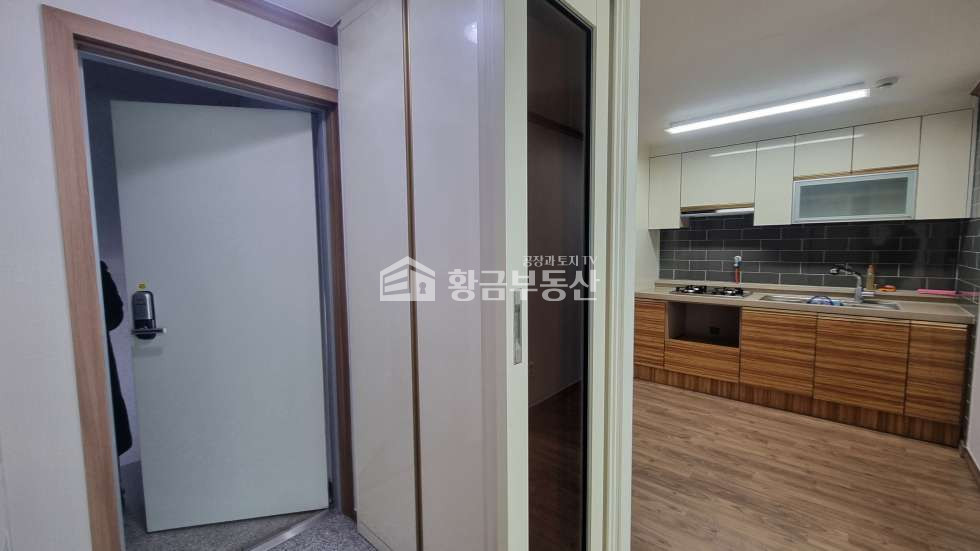 경기 화성만세구 우정읍 화수리 396-3 (제이디 빌리지III) 제이디빌리지3A동 화수리3룸임대│약 17평│채광이아주환한 3룸, 기숙사용도로 좋음 월세 매물번호 10743 사진 11
