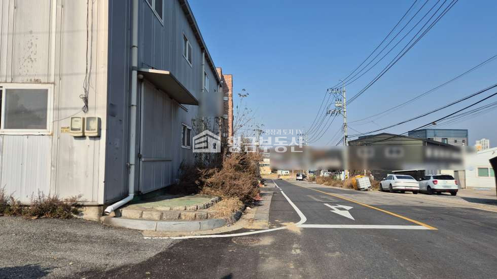 경기 평택시 서탄면 수월암리 서탄면공장임대│약75P│2차선접, 화물엘베 갖춘 2층 창고, 공장 월세 매물번호 11063 사진 2