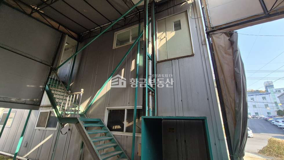 경기 평택시 서탄면 수월암리 서탄면공장임대│약75P│2차선접, 화물엘베 갖춘 2층 창고, 공장 월세 매물번호 11063 사진 3
