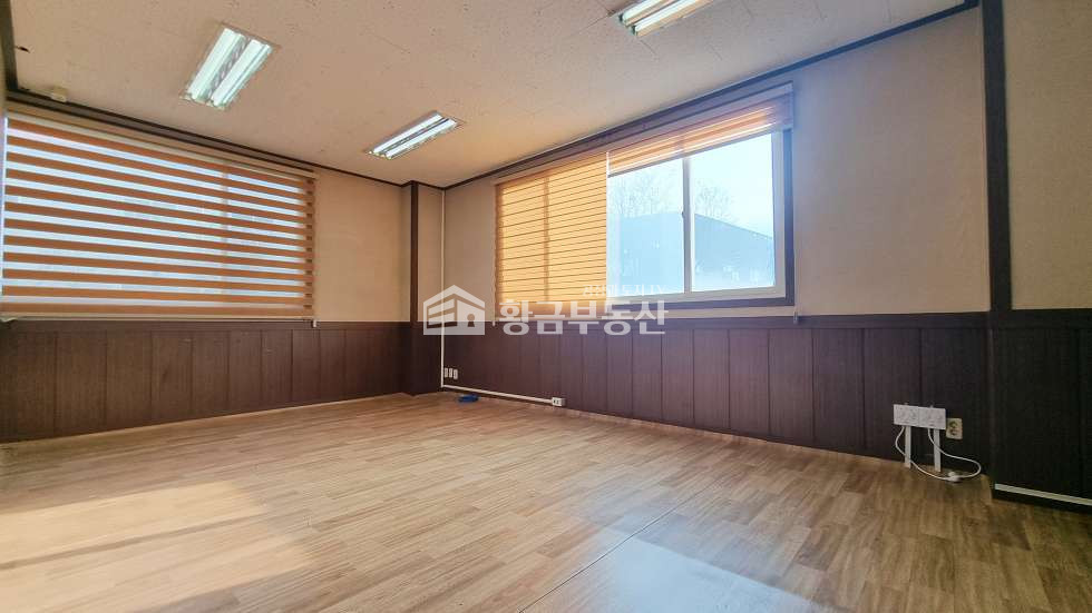 경기 화성만세구 향남읍 백토리 A동 향남│약300p│트레일러, 마당 태평양 월세 매물번호 11082 사진 10