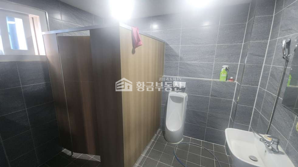 경기 화성만세구 향남읍 화리현리 2동 향남│60평 │준신축, 대형차량 가능 월세 매물번호 11213 사진 10