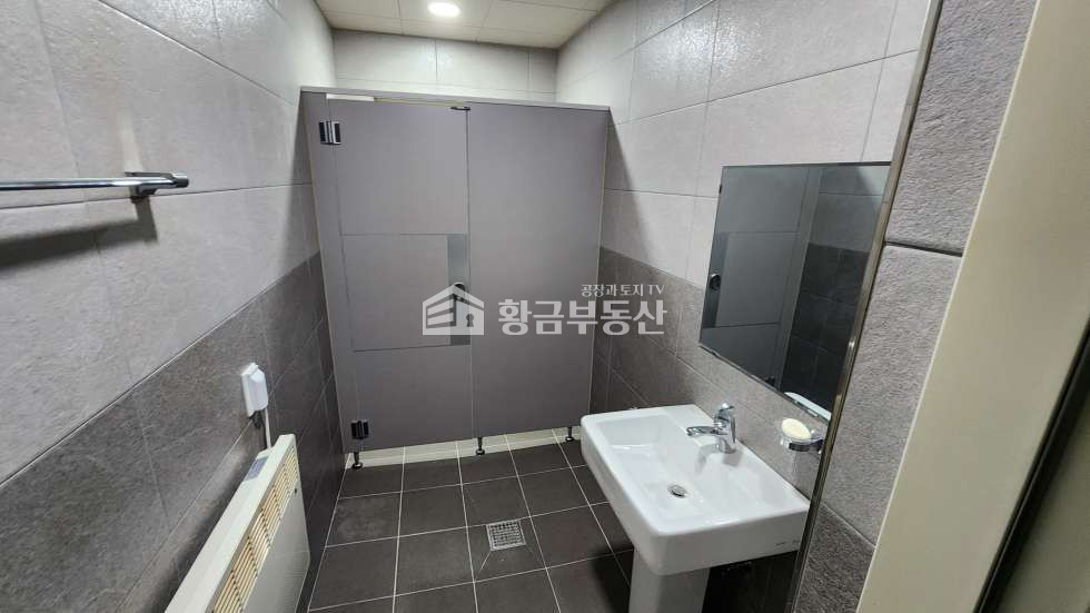 경기 화성만세구 장안면 사곡리 장안면공장임대│약280평│4차선변,트레일러가능 월세 매물번호 10156 사진 12